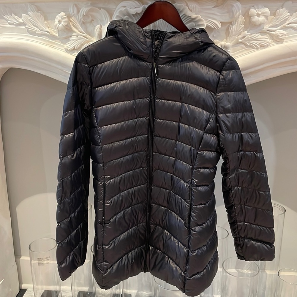 Uniqlo Lightweight Puffer Jacket - New (M)